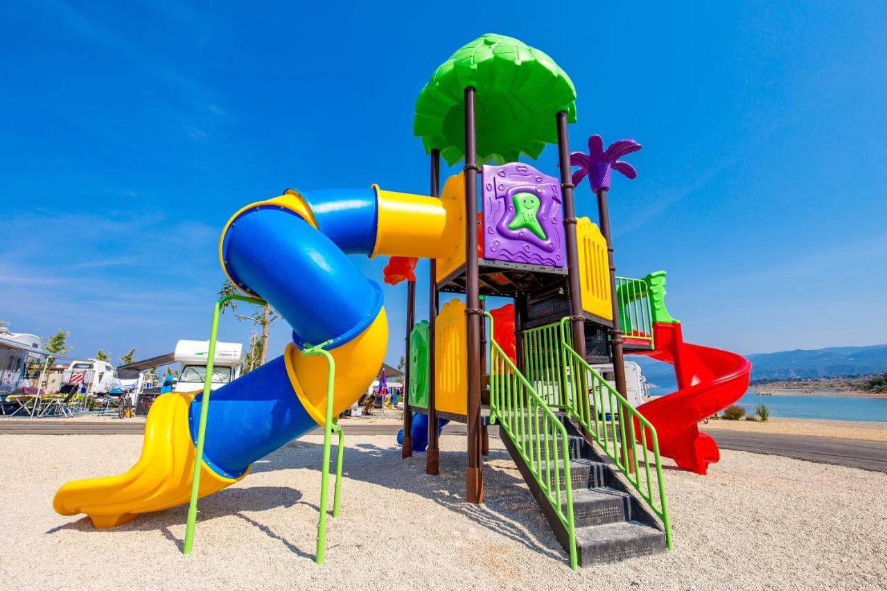 Mobile Homes Camping Omišalj Eksteriør billede